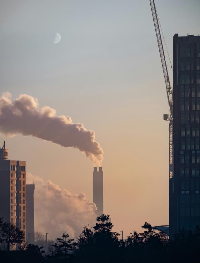 Taxe de poluare: obligații pentru firmele cu emisii industriale