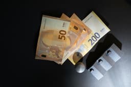 Când trebuie să plătești impozit pe dobânzi bancare