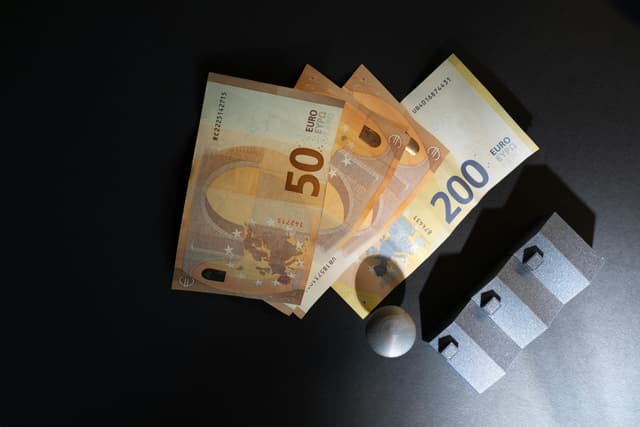Când trebuie să plătești impozit pe dobânzi bancare