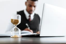 Contracte part-time: impozit și contribuții sociale explicate pentru studenți și elevi