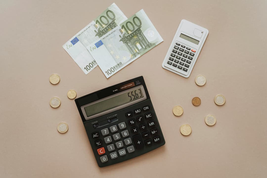 Ce trebuie să știi despre impozitul pe veniturile din activități de comerț electronic