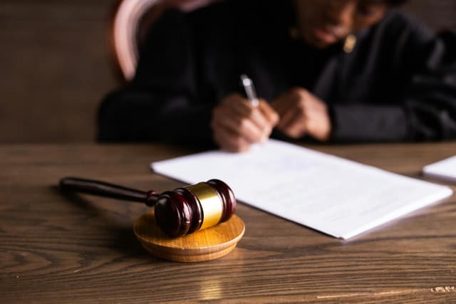 Garanție judiciară: execuții silite vs contestare legală