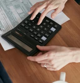 Buget 2025: noutăți fiscale și ce taxe noi ar putea fi introduse
