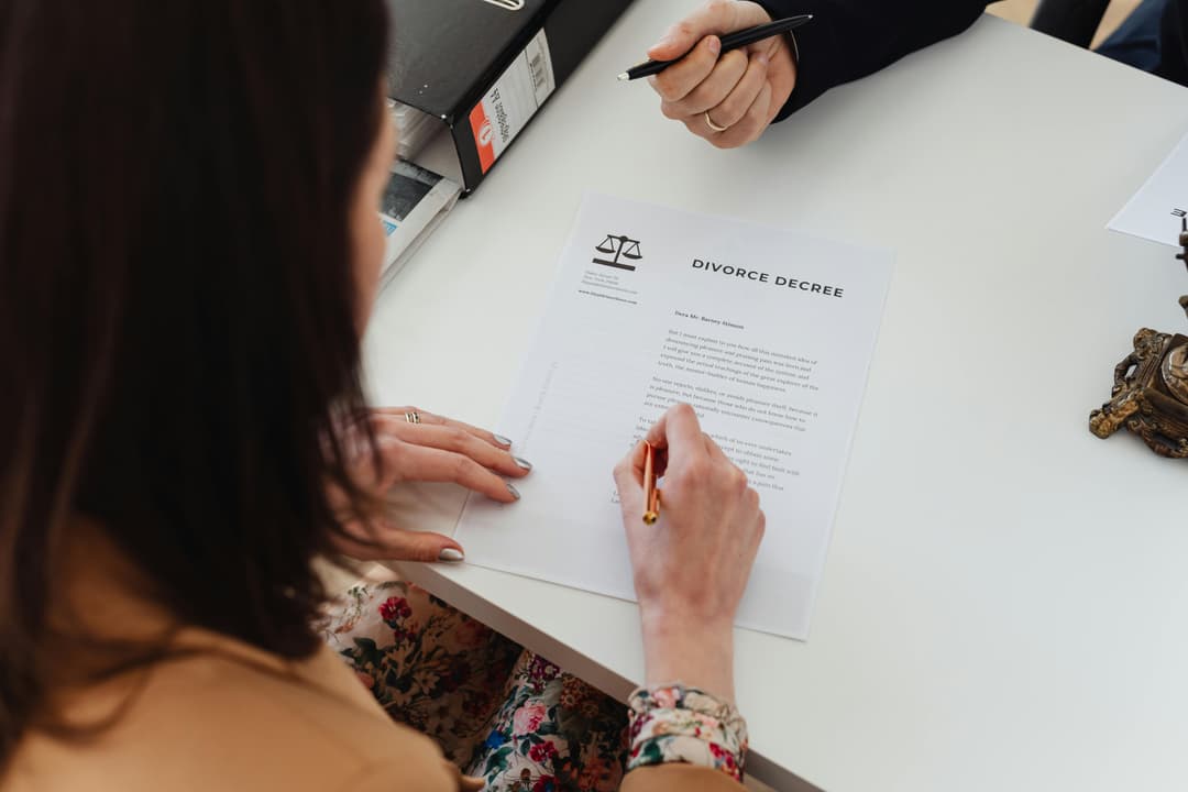 Cum faci o contestație în instanță – procedură și termene