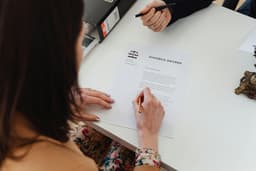 Cum faci o contestație în instanță – procedură și termene