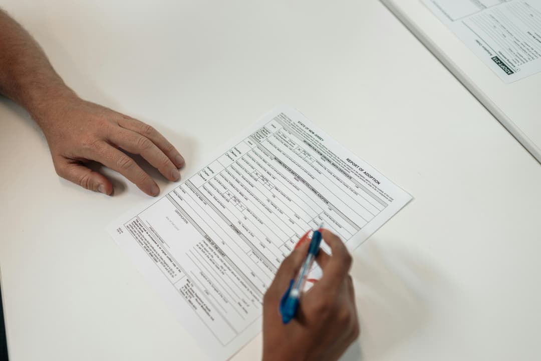 Cum soliciți o copie legalizată a unui act