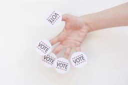 Dreptul la vot: ultimele decizii ale instanțelor privind participarea românilor din străinătate